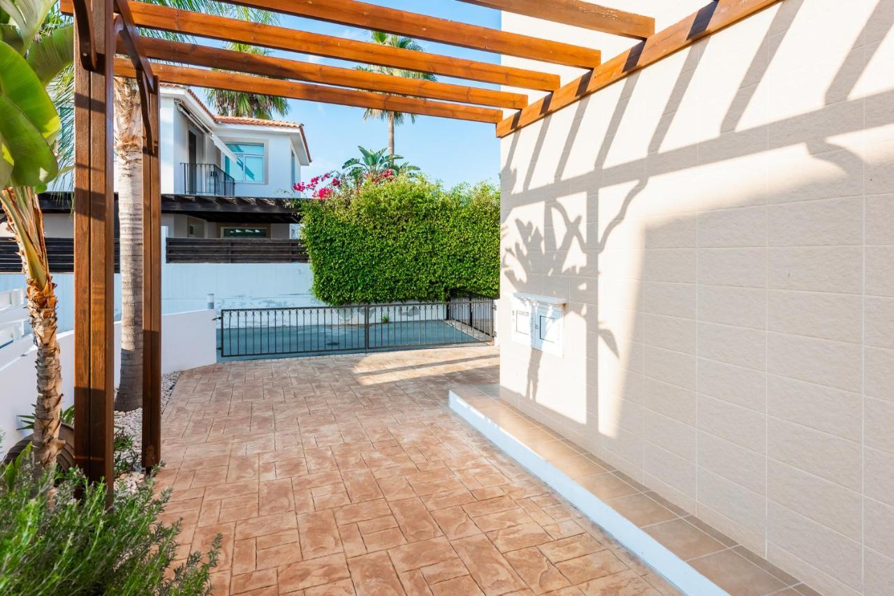 Villa Palm Breeze By Ezoria Villas Protaras Exterior photo
